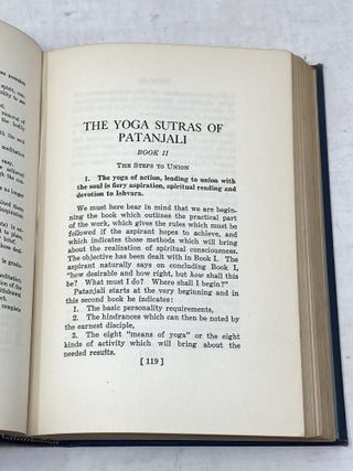 THE LIGHT OF THE SOUL: ITS SCIENCE AND EFFECT : A PARAPHRASE OF THE YOGA SUTRAS OF PATANJALI